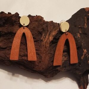 New Bohemian Laser Cut White And Brown Wooden Arch Pierced Post Dangle Earrings